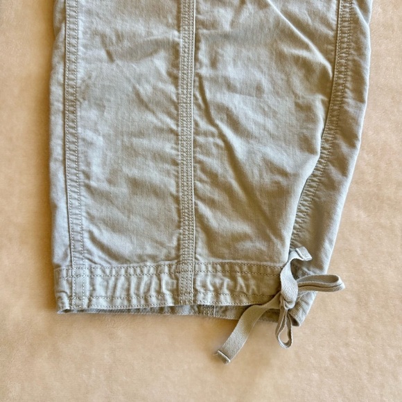 Vintage Y2K Khaki Capri Pants - Picture 4 of 7